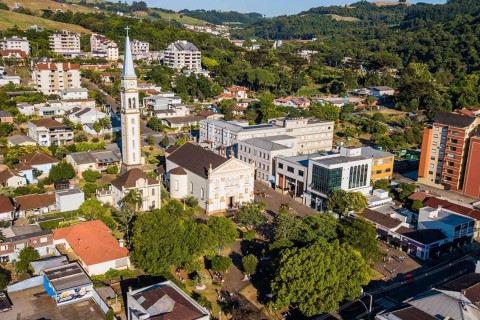 Serafina Corrêa se prepara para celebrar um marco histórico da cultura italiana no Brasil