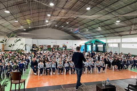 Feira do Livro de Casca encanta público e celebra dois dias de cultura e educação