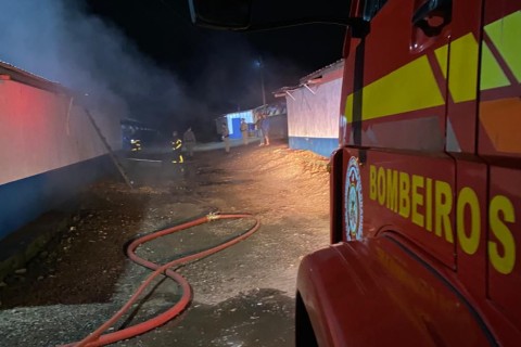 Incêndio em aviário mobiliza equipes de emergência no interior de Casca