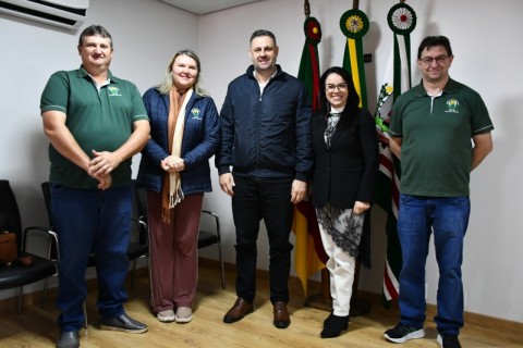 Prefeitura de Serafina Corrêa firma parceria e repassa R$ 45 mil à APAE