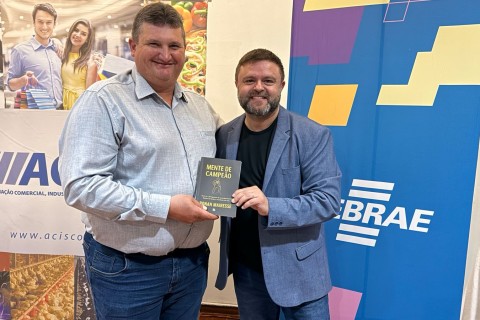 Atitude e mente de campeão: Ronan Mairesse inspira associados da ACISCO em palestra promovida com o SEBRAE/RS